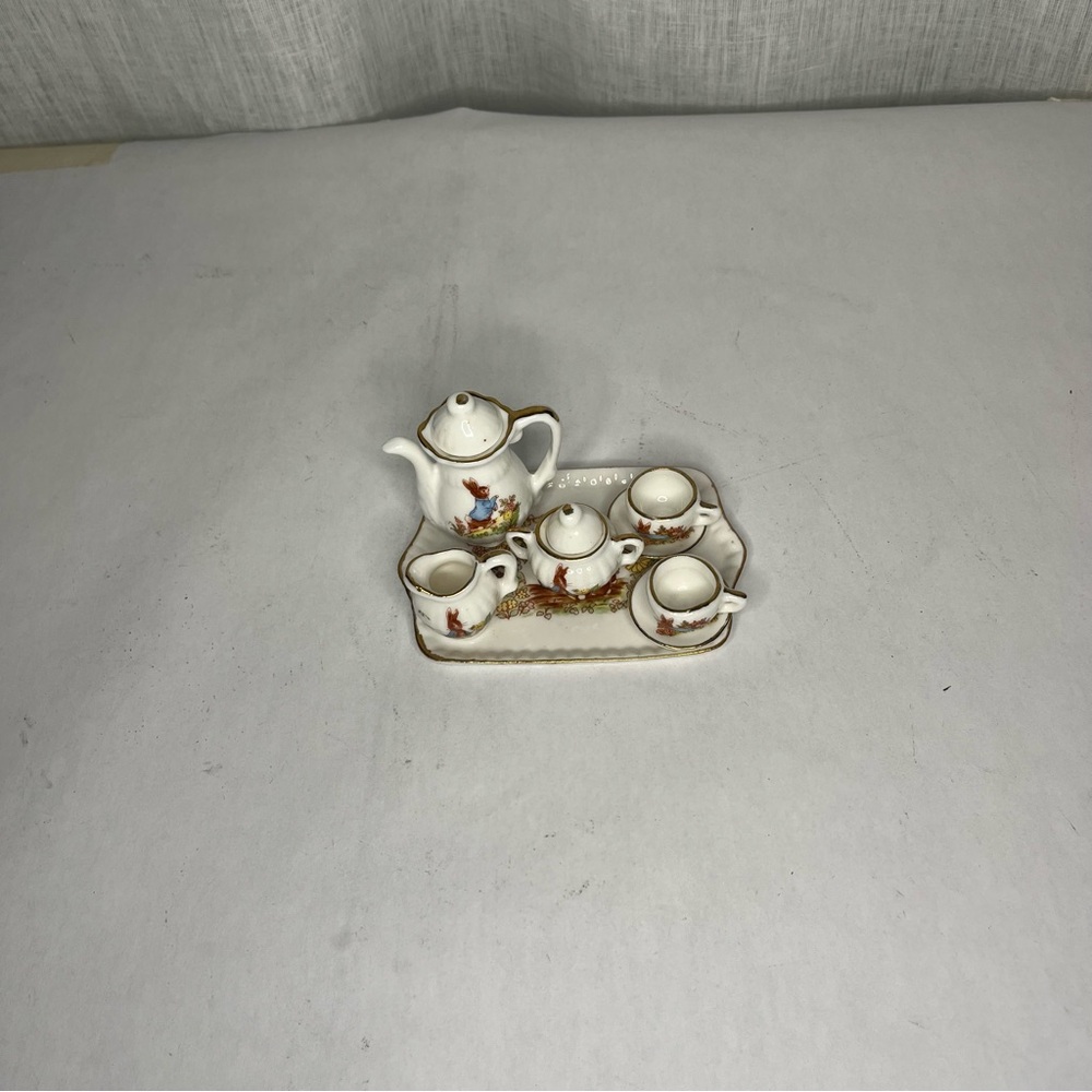 Peter Rabbit miniature tea set